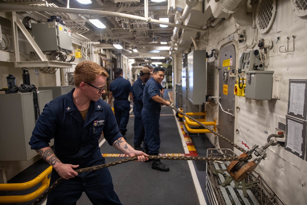 Fueling-At-Sea Aboard USS Zumwalt