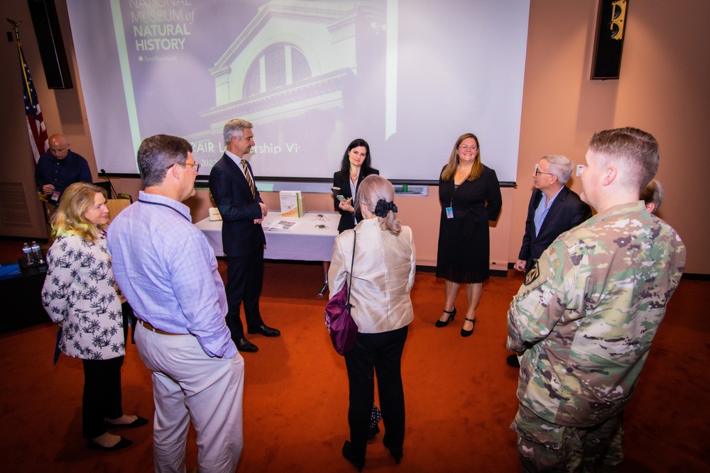 WRAIR leaders meet with key leaders at  Smithsonian
