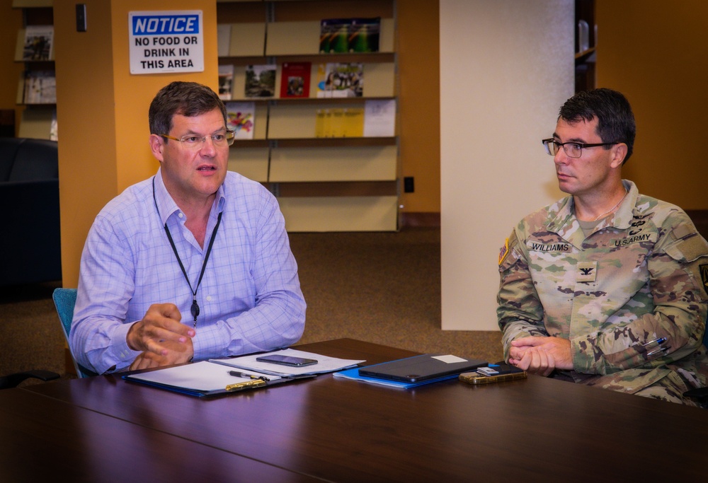 WRAIR leaders meet with key leaders at  Smithsonian