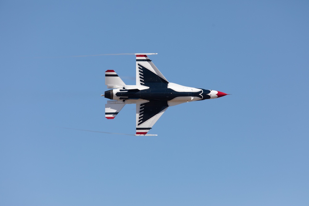 U.S. Air Force Thunderbirds perform at Oregon International Airshow