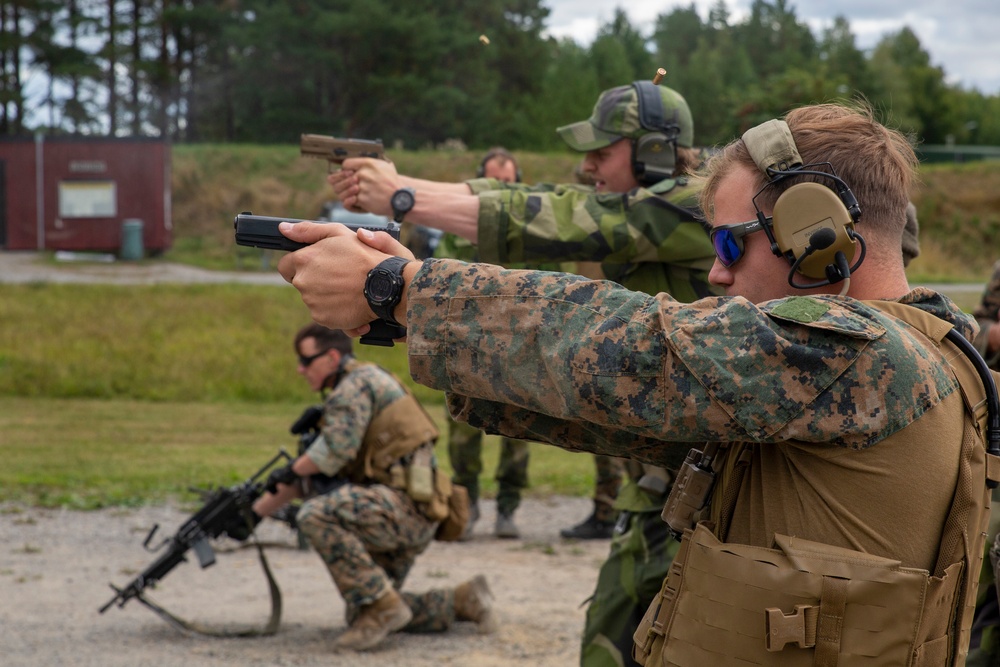 Force Reconnaissance and Swedish Marines light up the range