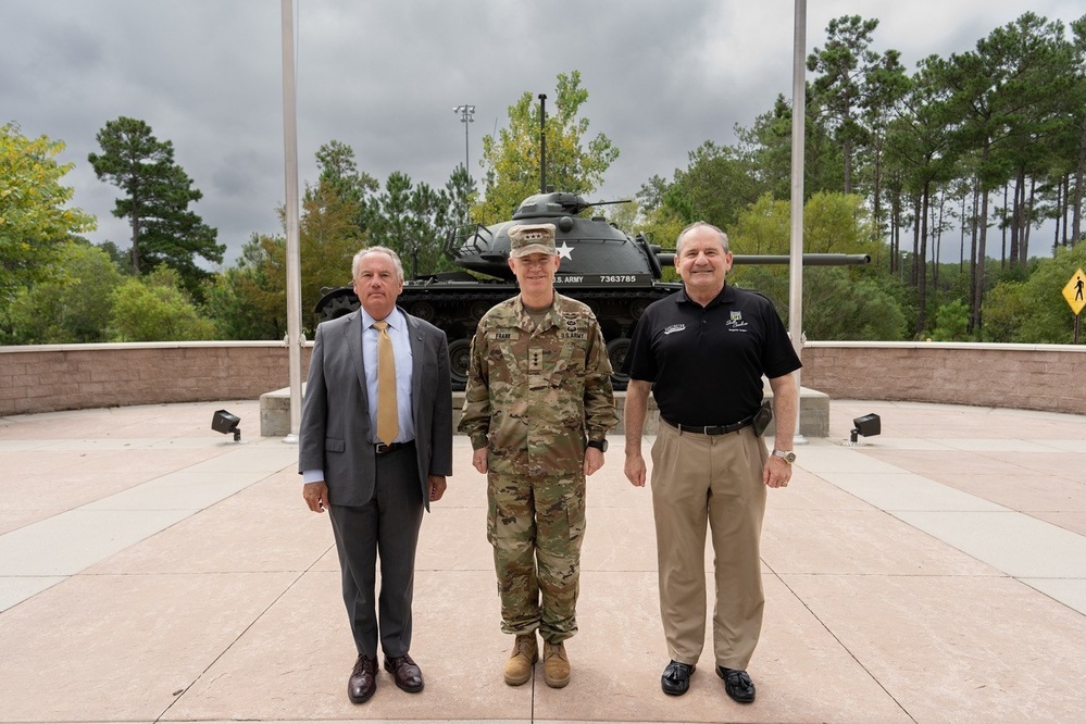 U.S. Army Central welcomes state leaders