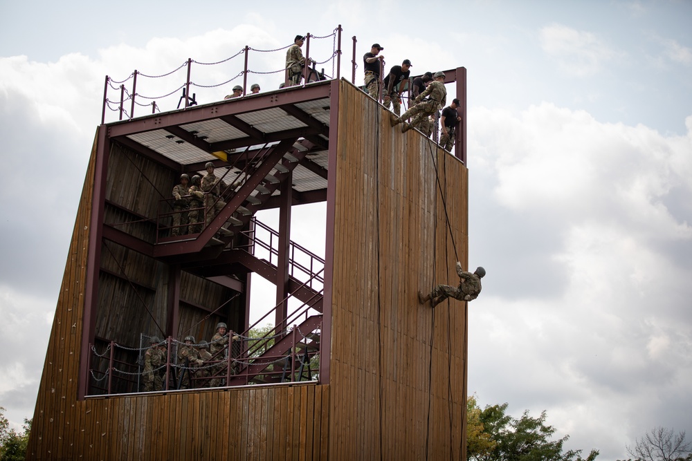 Camp Dodge hosts Air Assault course