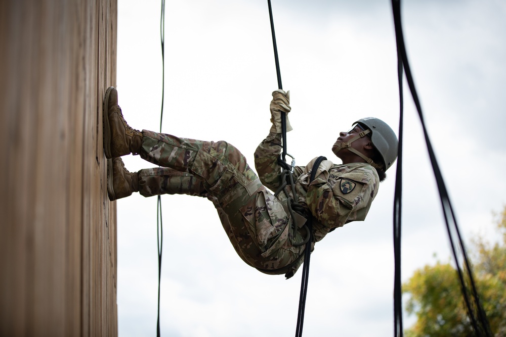 Camp Dodge hosts Air Assault course