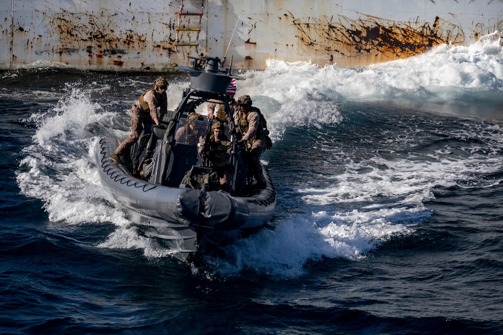 13th MEU Conducts MIO