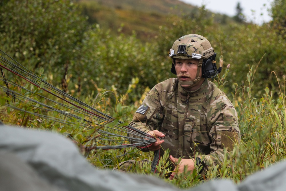 Special warfare Airmen, Army paratroopers conduct remote Airborne training at JBER