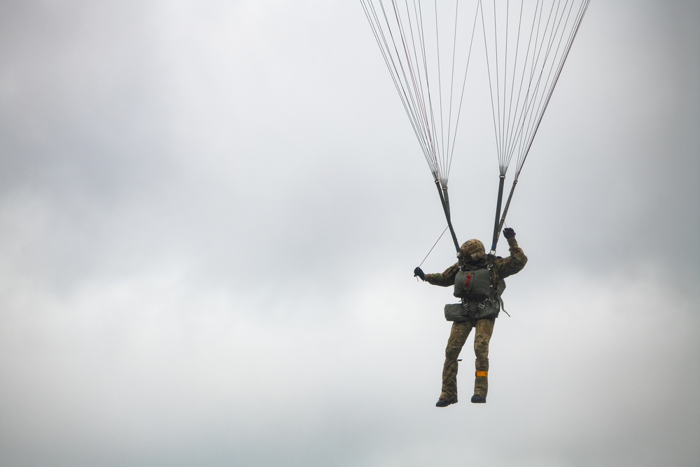 Special warfare Airmen, Army paratroopers conduct remote Airborne training at JBER