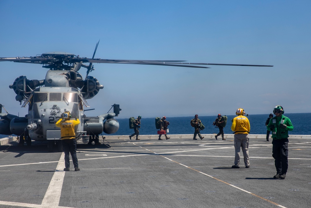 Ammo and Personnel Unload to USS Anchorage