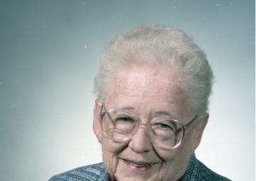 AMC Honors Pioneer for Women's Advancement in Federal Service