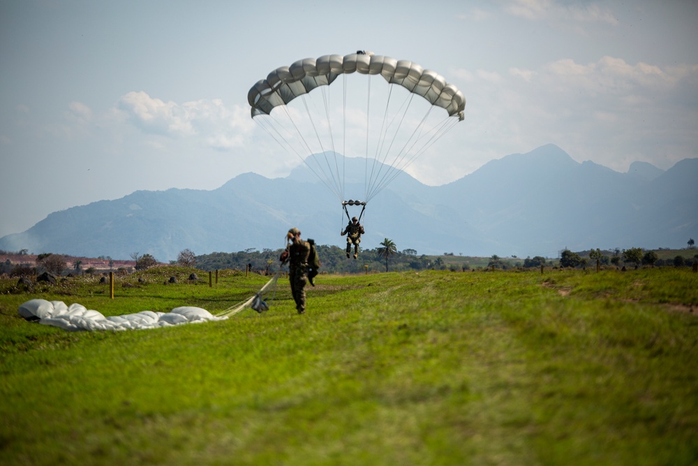 UNITAS 2022: Multiple Nations conduct Parachute Operations