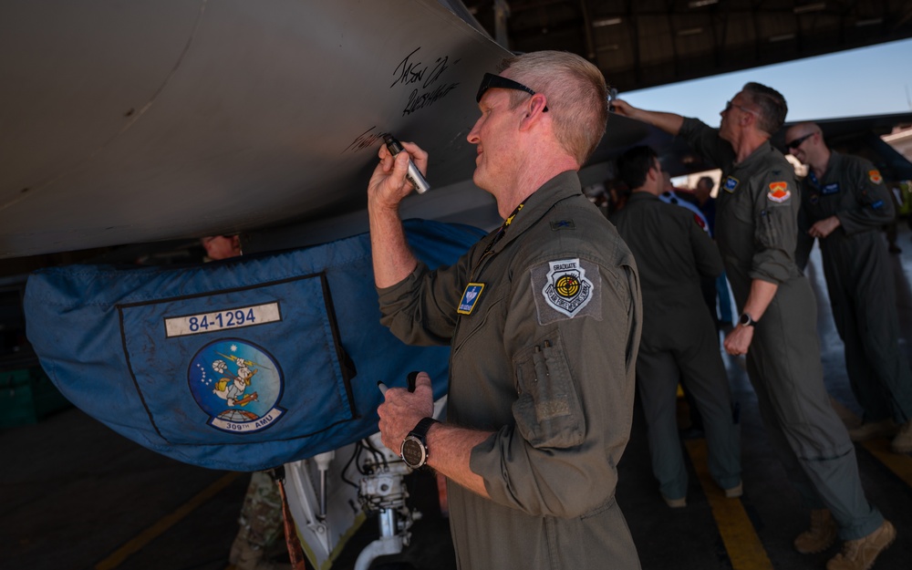 The 309th Fighter Squadron Finishes Block 25 Divestment