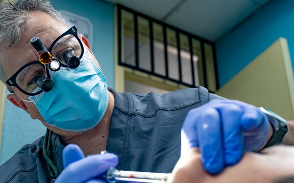 U.S. Army and Airforce Dentist Provide Crucial Dental Care During HEART 22