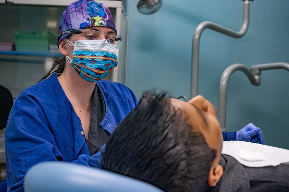 U.S. Army and Airforce Dentist Provide Crucial Dental Care During HEART 22