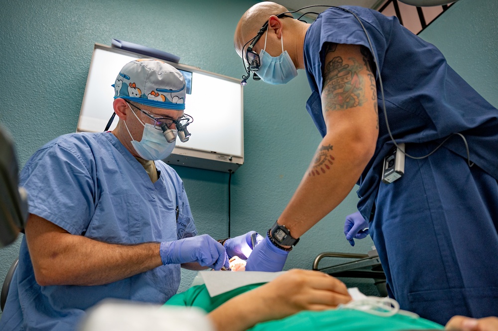 U.S. Army and Airforce Dentist Provide Crucial Dental Care During HEART 22