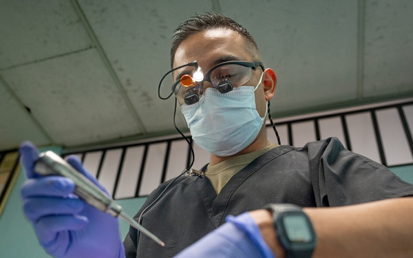U.S. Army and Airforce Dentist Provide Crucial Dental Care During HEART 22