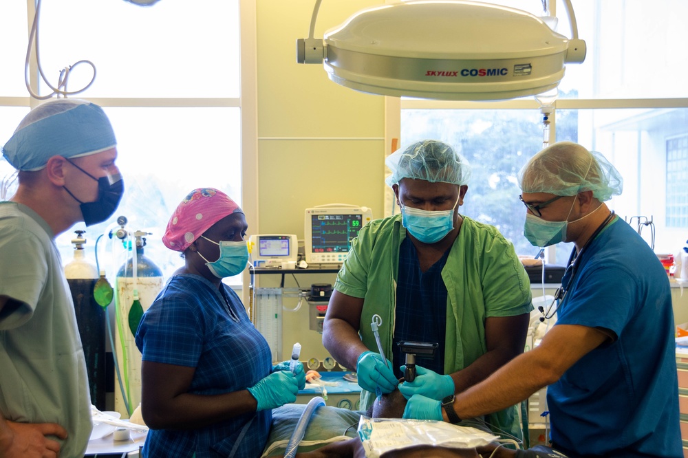 U.S. Navy doctors perform side-by-side surgery at Gizo Medical Hospital