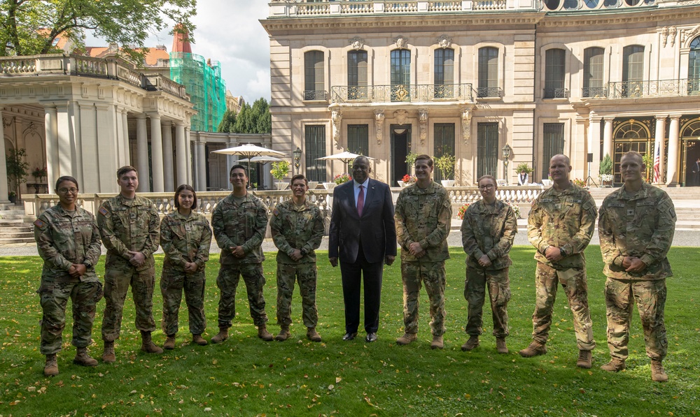 12 CAB luncheon With Secretary of Defense Lloyd J. Austin III
