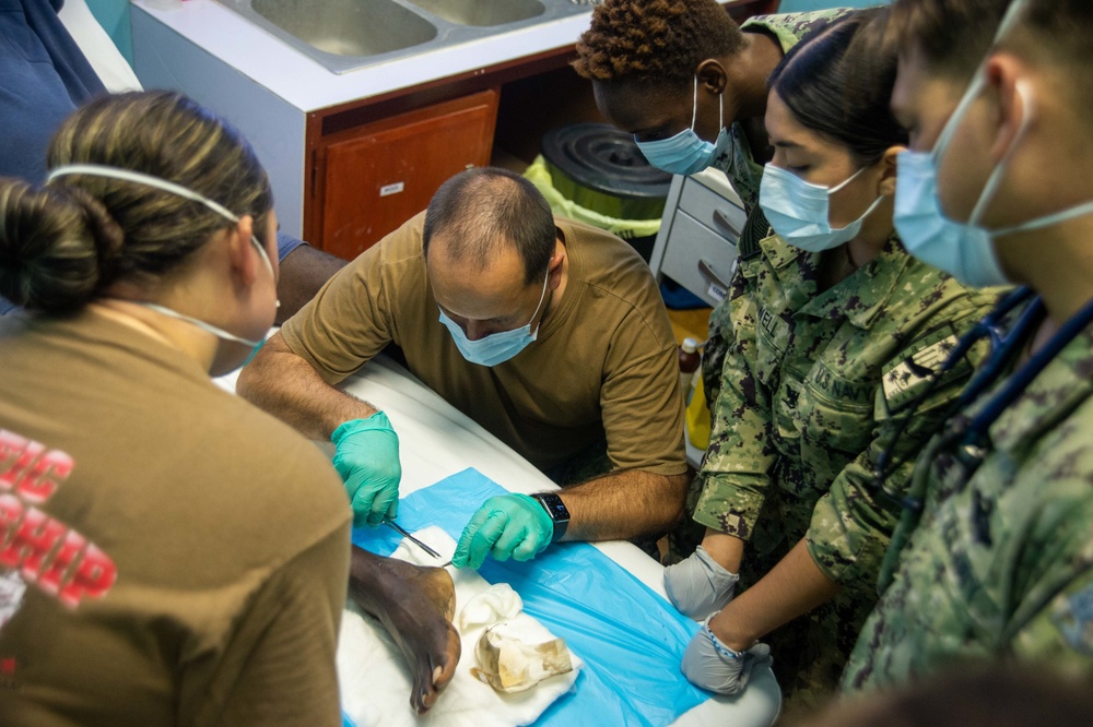 U.S. Navy Sailors assist at Solomon Islands National Referral Hospital