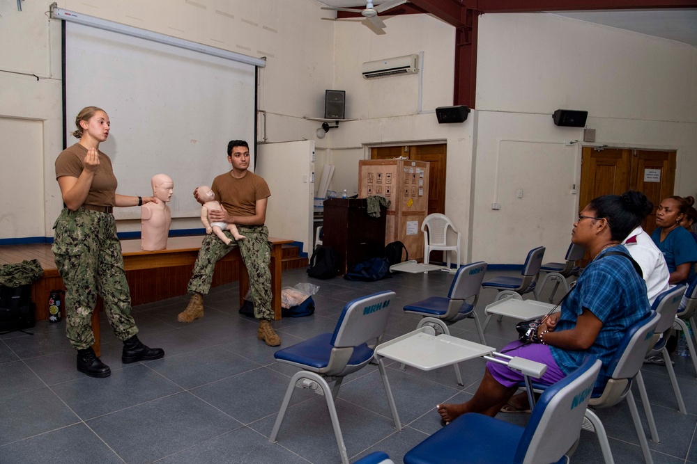 Pacific Partnership 2022 conducts Basic Life Support Training at National Referral Hospital