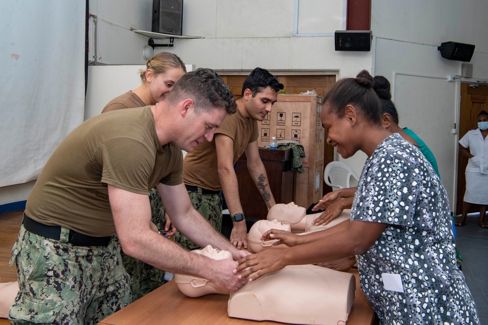 Pacific Partnership 2022 conducts Basic Life Support Training at National Referral Hospital