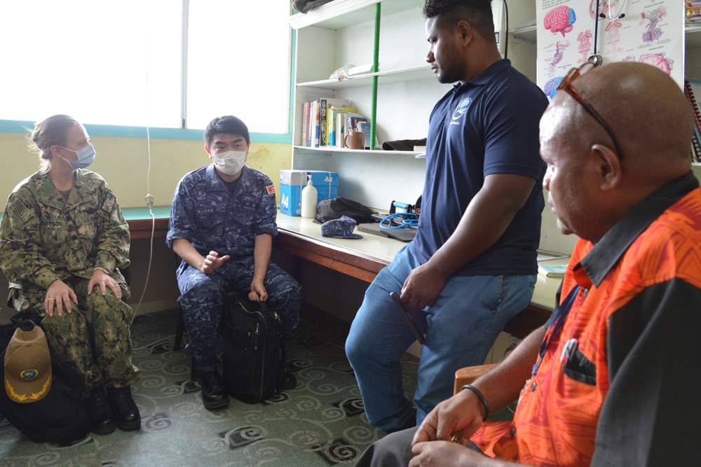 Solomon Islands, Japan, U.S. medical professionals conduct subject matter expert exchange
