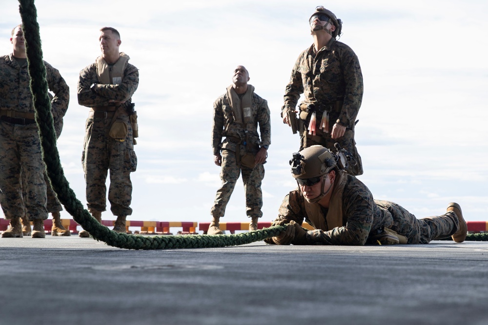 DVIDS - Images - Marine Fast Roping [Image 11 of 53]