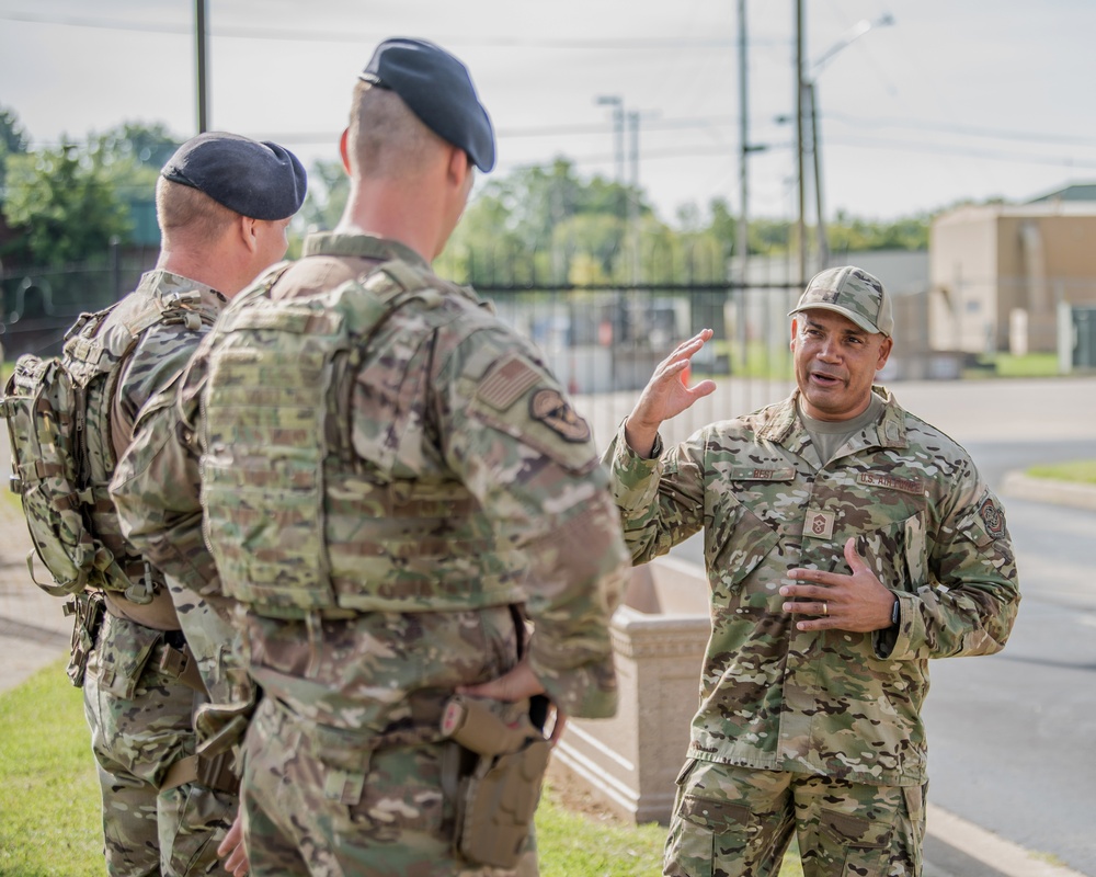 123rd Airlift Wing welcomes new command chief