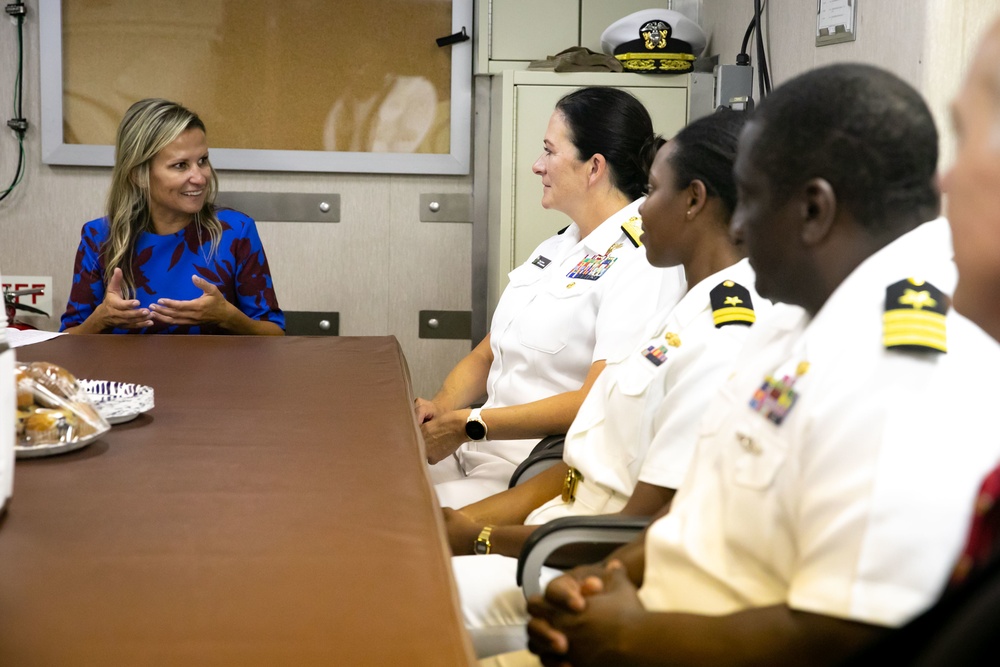 USS Minneapolis-St. Paul Hosts Women in Business Event