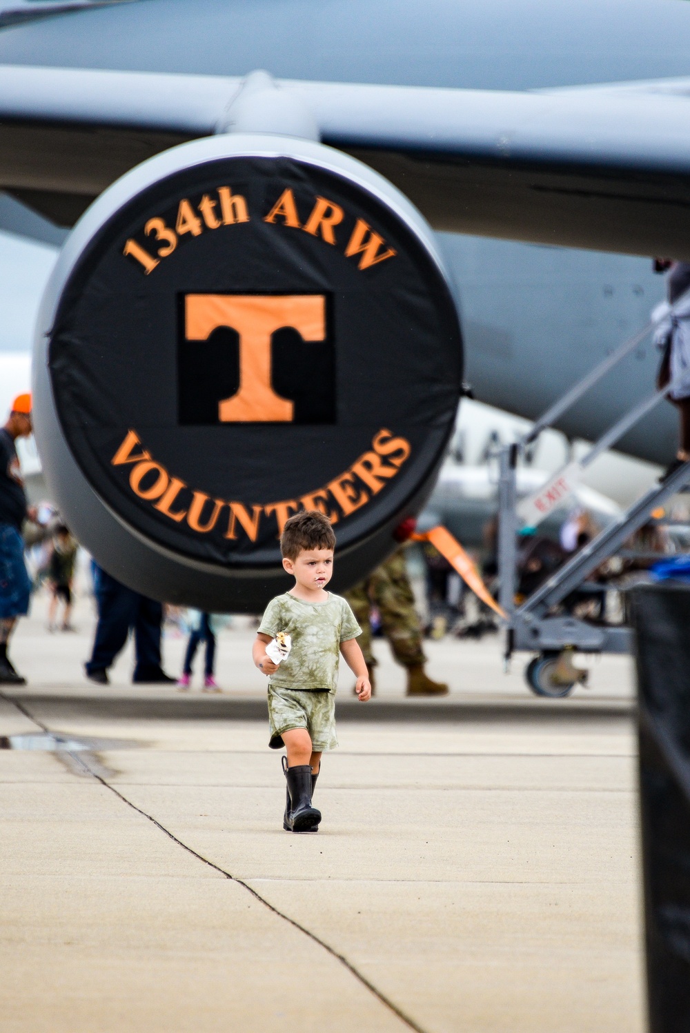 134th Airmen welcome Smoky Mountain Air Show guests
