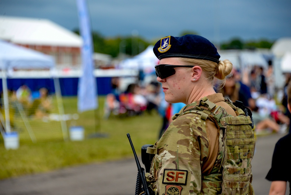 134th Airmen welcome Smoky Mountain Air Show guests