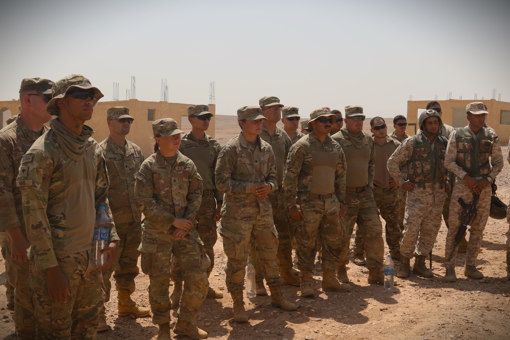 U.S. and Jordanian soldiers conduct after action review during Exercise Eager Lion