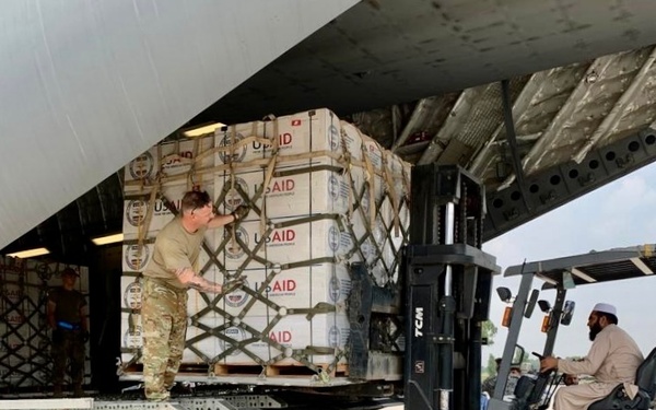 NAVCENT Participates in Humanitarian Efforts in Pakistan
