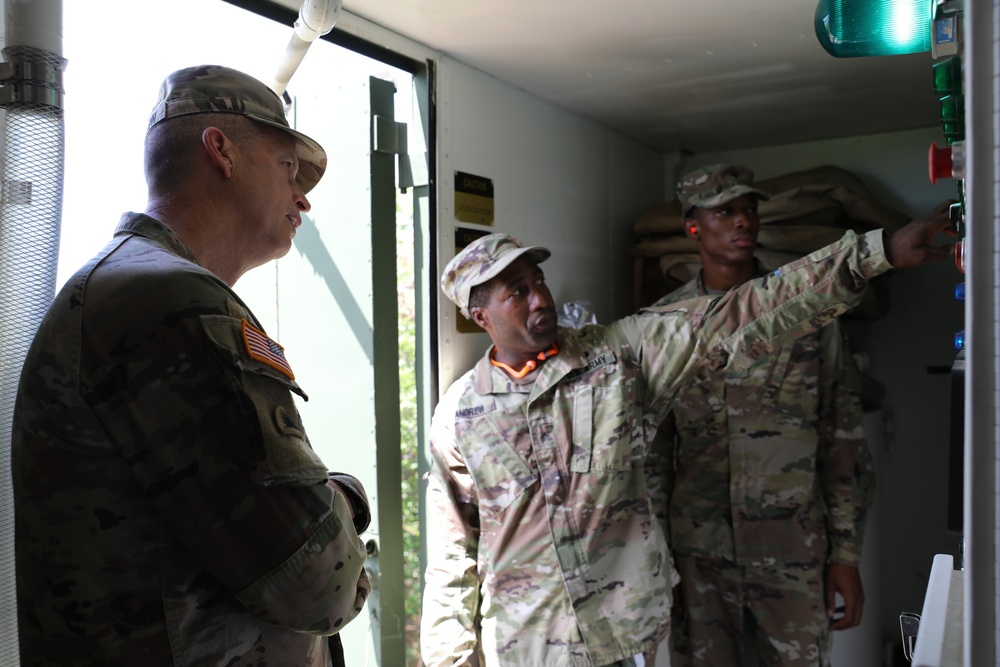 Gen. Hokanson visits VING soldiers during Sept. IDT