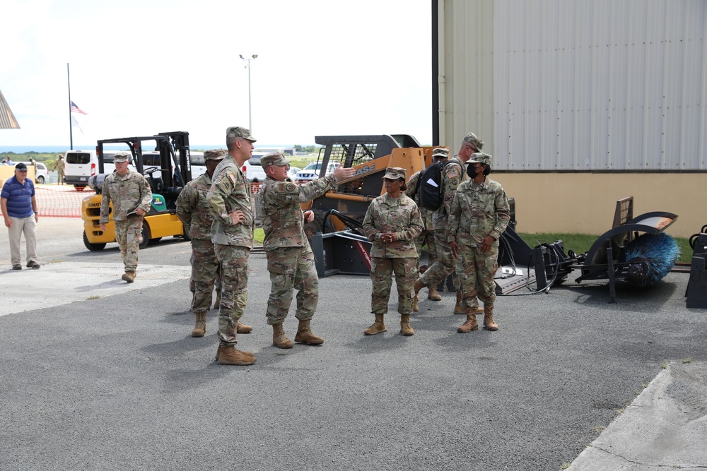 Gen. Hokanson visits VING soldiers during Sept. IDT