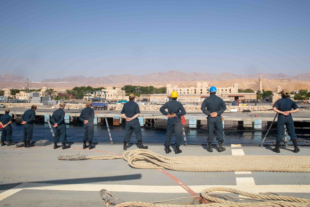 USS Nitze (DDG 94) departs the Port of Aqaba, Jordan