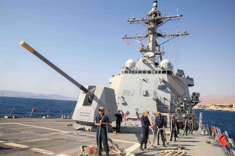 USS Nitze (DDG 94) departs the Port of Aqaba, Jordan