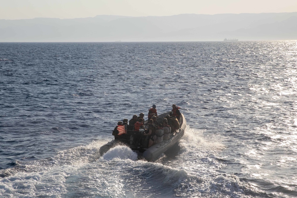 USS Nitze (DDG 94) departs the Port of Aqaba, Jordan