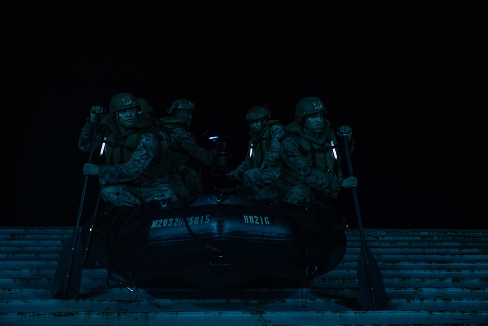 Night LCAC Operations September 4, 2022