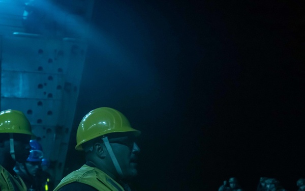 Night LCAC Operations September 4, 2022