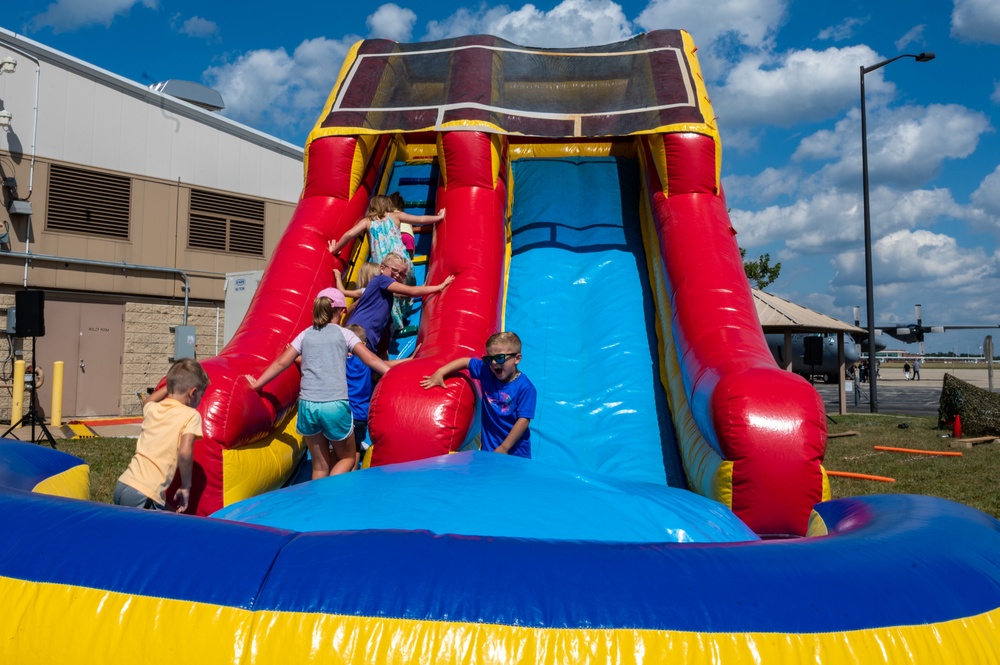 Airmen celebrate Family Day at 182nd Airlift Wing