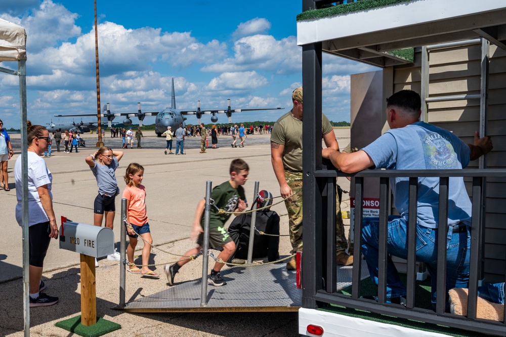 Airmen celebrate Family Day at 182nd Airlift Wing