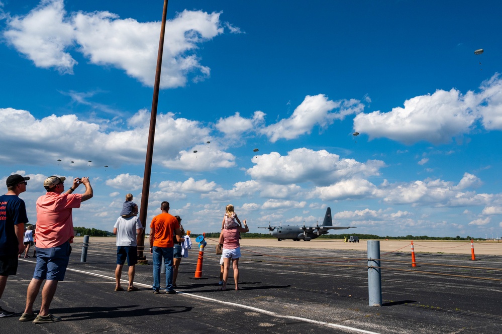 Airmen celebrate Family Day at 182nd Airlift Wing