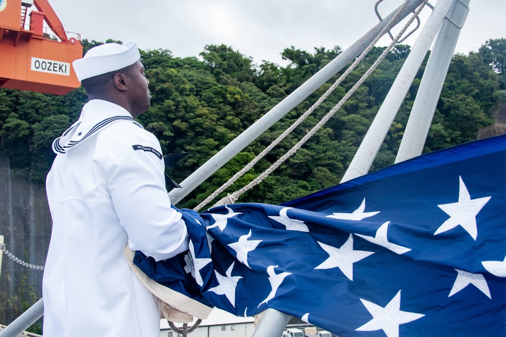 USS Ronald Reagan (CVN 76) Conducts Morning Colors