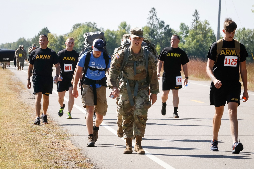 DVIDS - Images - Bataan Memorial March [Image 5 of 16]