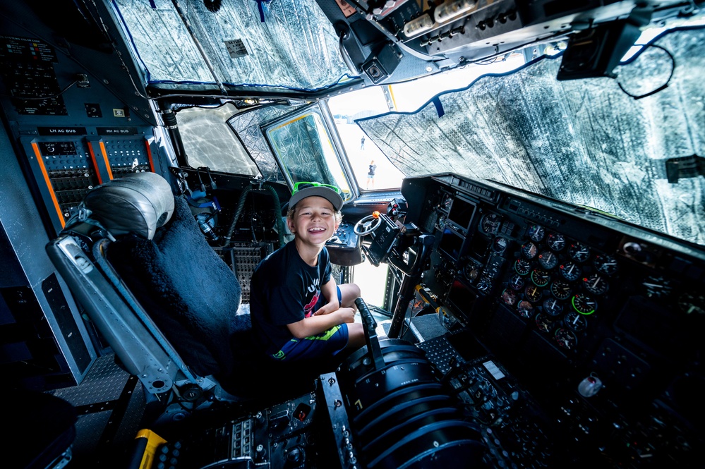 Airmen celebrate Family Day at 182nd Airlift Wing