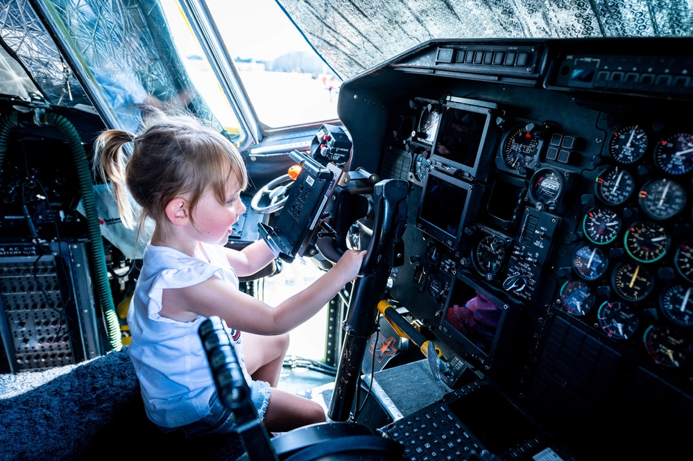 Airmen celebrate Family Day at 182nd Airlift Wing