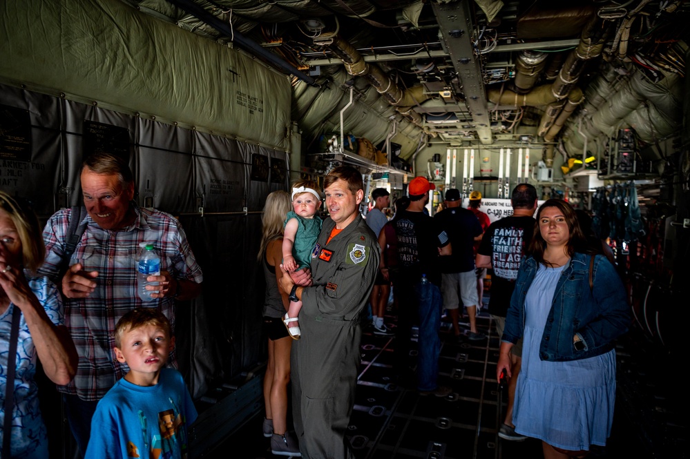 Airmen celebrate Family Day at 182nd Airlift Wing