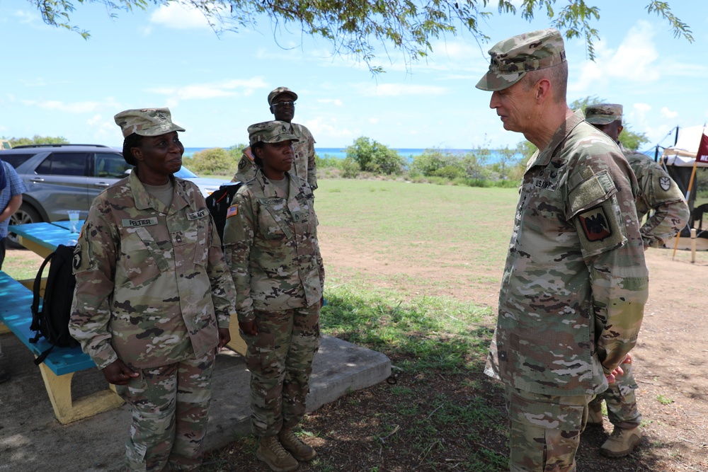 Gen. Hokanson visits VING soldiers during Sept. IDT