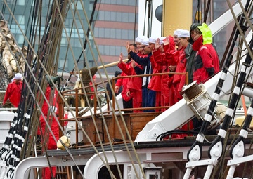 Danmark Gets Underway