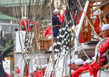 Danmark Gets Underway